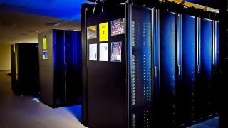 美国第一台2021年开发的亿亿级超级计算机