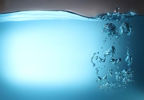 研究人员解开了气泡如何在液体中形成的神秘面纱