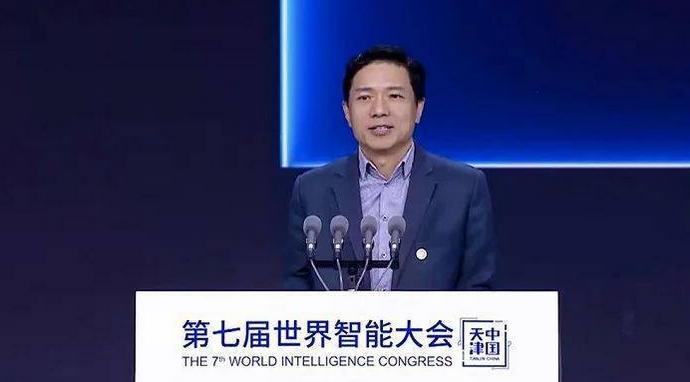 大模型改变人工智能：智能涌现、生成式AI和工作机会