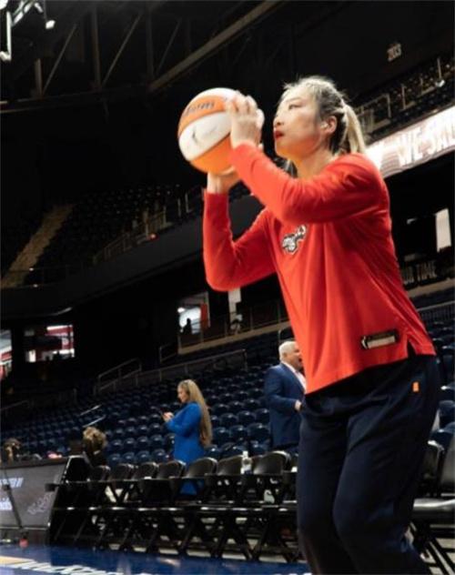 李梦在WNBA的发展前景及希望