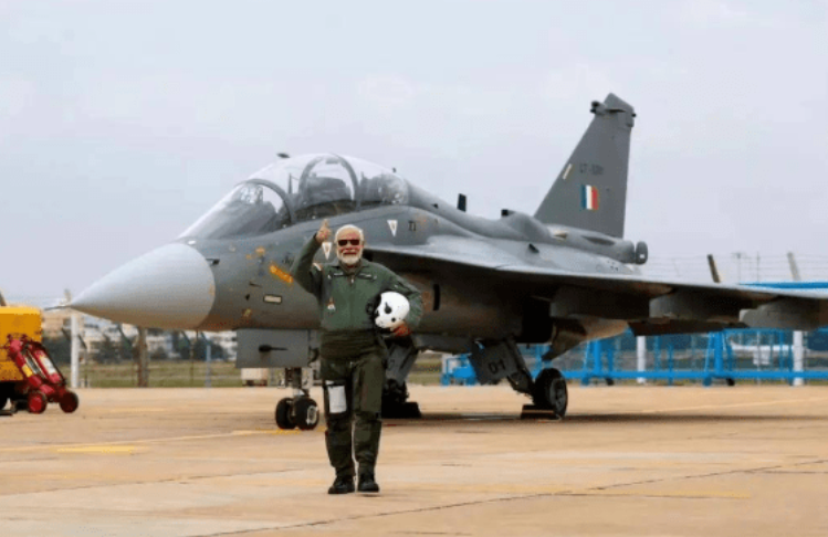 印度总理莫迪试乘“光辉”战机引发关注，或将影响地方选举
