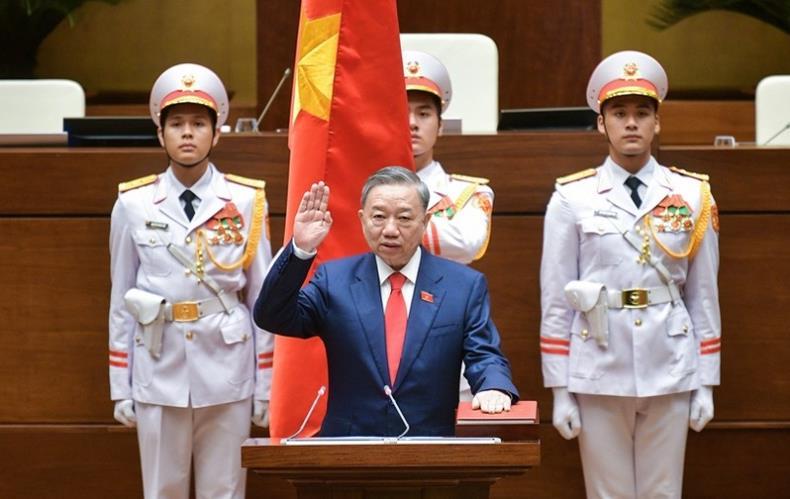 越南公安部长苏林宣誓就职，成为新任国家主席