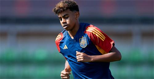 16岁天才少年亚马尔闪耀欧洲杯 成为最年轻助攻球员